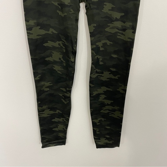 Spanx Large Green Camo Look‎ At Me Now Seamless Leggings Pull On - Picture 4 of 10